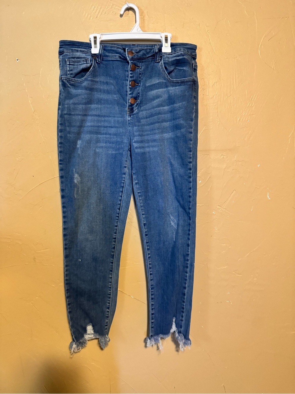 Button-Fly High-Rise Cropped Jeans in Medium Blue